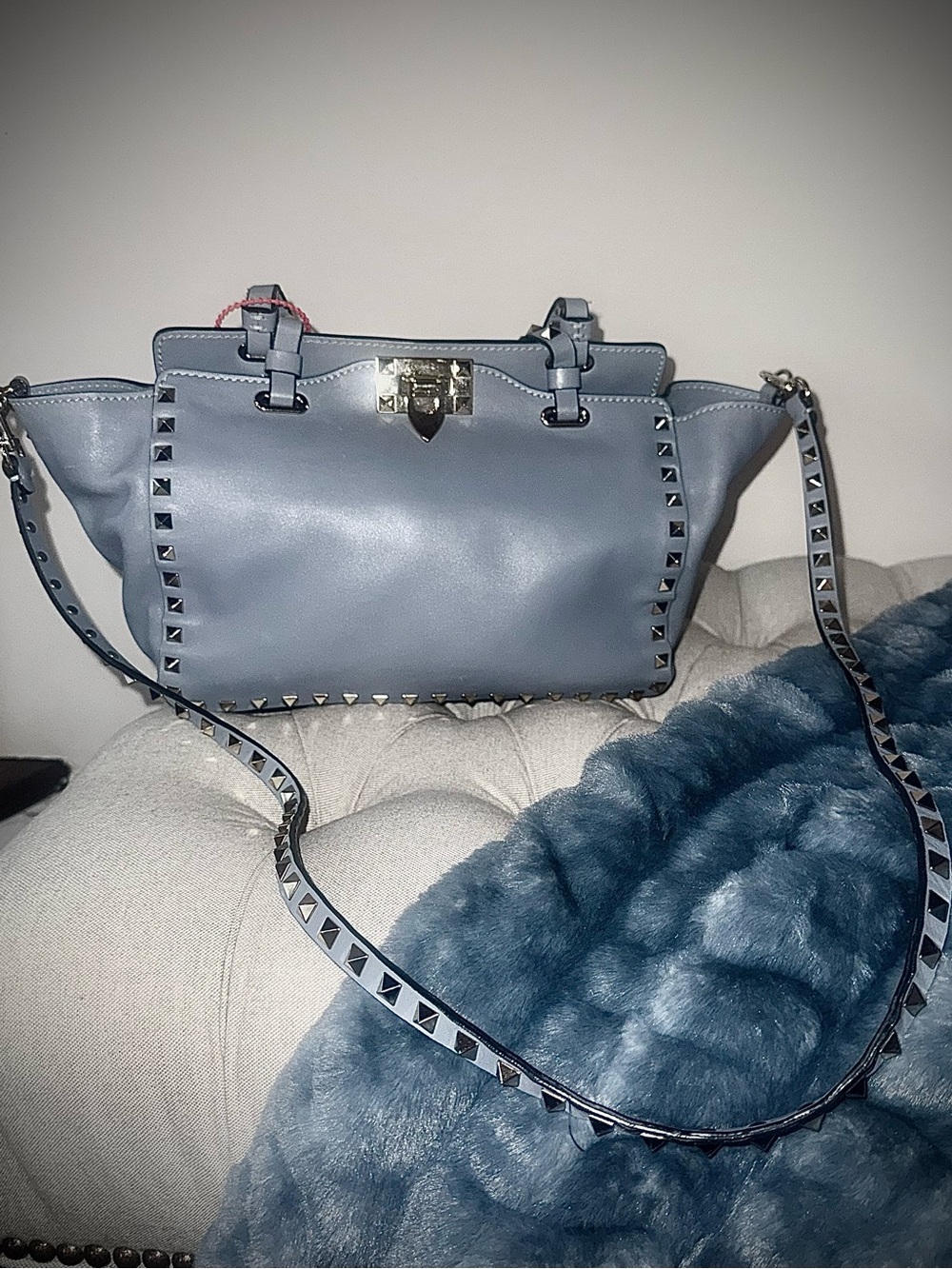 Valentino Garavani Medium Rockstud Trapeze Tote - Light Blue